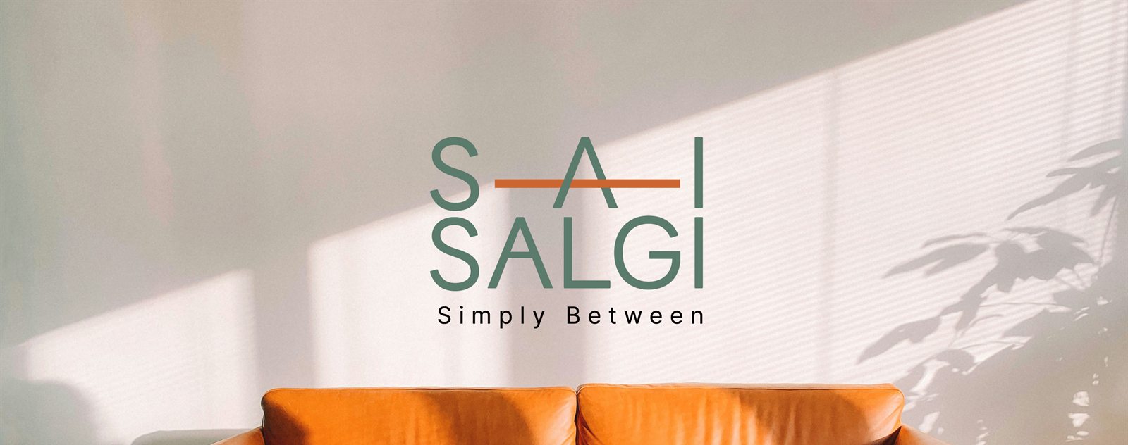 사이살기 SAI SALGI 로고와 태그라인 'Simply Between'